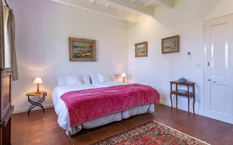 Villa Golf: Wall, Furniture, Flooring, Floor, Bed, Bedroom, Interior Design, Bed Sheet, Home, Bed Frame
