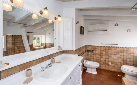 Villa Golf: Plumbing Fixture, Interior Design, Sink, Bathroom Sink, Bathroom, Flooring, Ceiling, Tap, Bathroom Cabinet, Floor