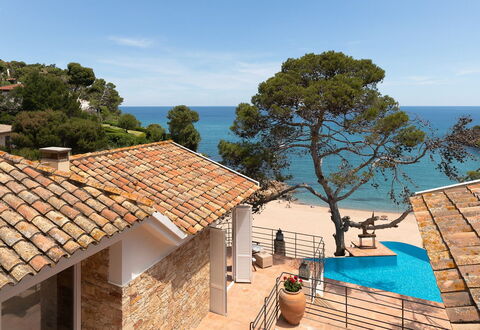 Villa Bellalta: Resort, Coast, Sea, Swimming Pool, Shore, Leisure, Outdoor Furniture, Seaside Resort, Ocean, Villa