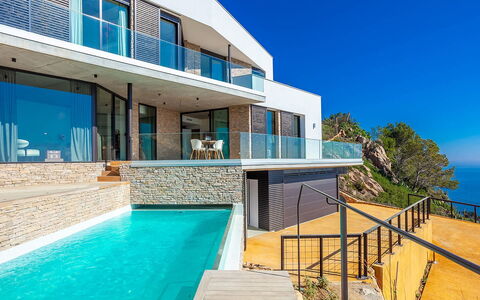 Villa Mirante: Blue, Sea, Coastal And Oceanic Landforms, Coast, Ocean, Swimming Pool, Resort, Villa, Shore, Eco Hotel
