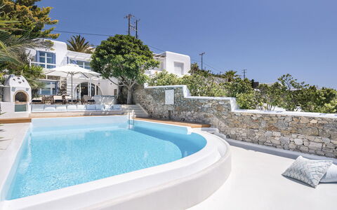 Villa Tiche: Swimming Pool, Hotel, Villa, Houseplant, Resort, Mansion, Courtyard, Flowerpot, Eco Hotel