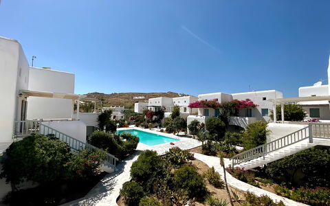 Mykonos Pool House 3: Garden, Landscaping, Yard, Balcony, Courtyard, Hacienda, Villa, Eco Hotel, Resort