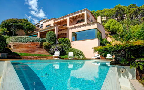 Villa Kate: Residential Area, Home, Resort, Swimming Pool, Architecture, House, Estate, Garden, Eco Hotel, Balcony