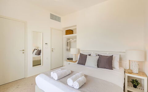 Villa Cornelia 2: Furniture, Interior Design, Flooring, Floor, Bed, Bedroom, Wood, Textile, Ceiling, Room