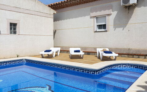 Isabel: Swimming Pool, Drawer, Hotel, Resort, Bed, Bedroom, Lamp, Villa, Bedding, Cabinetry