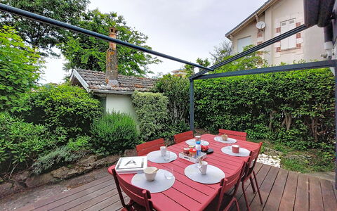 Accommodation:&nbsp;La Victoria 151.1