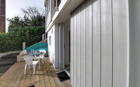 Arcachon 151: Furniture, Shrub, Garden, Outdoor Furniture, Shade, Outdoor Table, Chair, Patio, Backyard, Yard