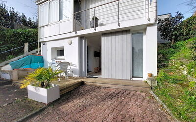 Arcachon 151: Furniture, Shrub, Garden, Outdoor Furniture, Shade, Outdoor Table, Chair, Patio, Backyard, Yard