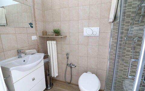 Luisa: Bathroom Sink, Plumbing Fixture, Sink, Flooring, Interior Design, Bathroom, Floor, Furniture, Tap, Plumbing