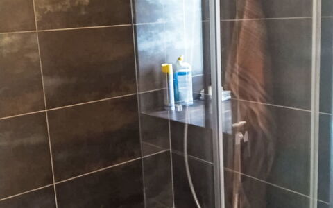 U Kohouta: Flooring, Floor, Shower Door, Plumbing, Bathroom, Glass, Plumbing Fixture, Tile