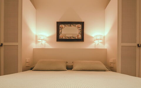 Azulmar: Bed, Interior Design, Bedroom, Bedding, Wall, Furniture, Bed Sheet, Wood, Floor, Ceiling
