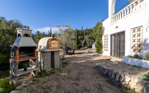 Gilet: Estate, Garden, Landscaping, Hacienda, Driveway, Flagstone, Backyard, Villa