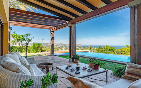 Horizon: Shade, Porch, Balcony, Fence, Handrail, Outdoor Structure