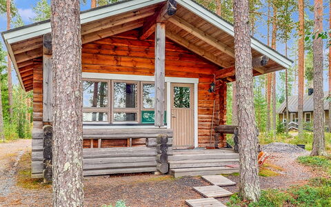 Luhtalemmikki: Bed, Furniture, Bedroom, Interior Design, Bedding, Bed Sheet, Flooring, Wood, Floor, Room