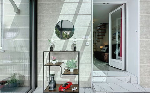 Ty Ar Mor: Interior Design, Flowerpot, Houseplant, Glass, Stairs, Design, Light Fixture, Aluminium, Bicycle Wheel