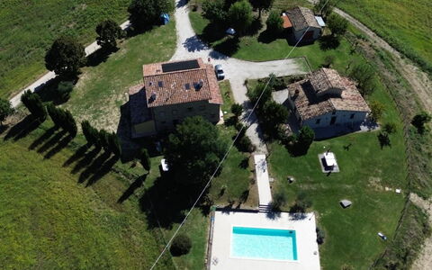 Il Casolare e Il Fienile: House, Residential Area, Home, Estate, Land Lot, Rural Area, Cottage, Lawn, Backyard, Swimming Pool