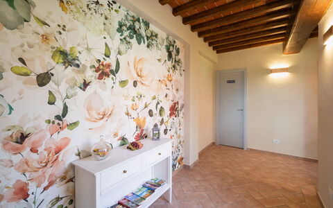 Podere Galieni: Interior Design, Ceiling, Petal, Room, Wallpaper, Floral Design, Cut Flowers, Paint, Molding, Rose Family