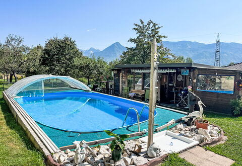 Appartement Juritsch: Swimming Pool, Leisure, Shade, Resort, Garden, Eco Hotel, Backyard, Resort Town, Umbrella