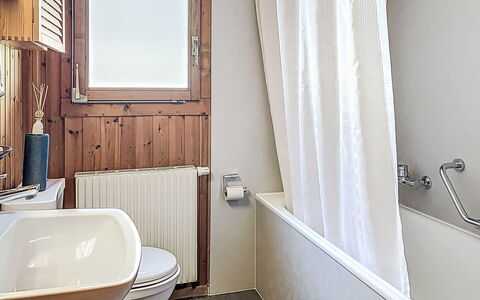 Chalet Chemin du Four: Bathroom, Plumbing Fixture, Flooring, Floor, Interior Design, Bathtub, Tap, Sink, Plumbing, Bathroom Sink