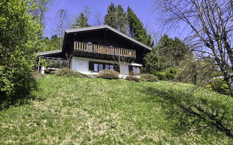 Chalet Chemin du Four: Tree, House, Home, Shrub, Cottage, Roof, Rural Area, Land Lot, Farmhouse, Meadow