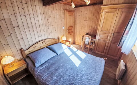 Le Moulin 74: Wood, Bedroom, Home, House, Bed, Floor, Bed Sheet, Bedding, Door, Hardwood