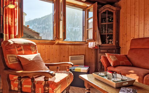 Le Moulin 74: Wood, Interior Design, Furniture, Brown, Room, Wood Stain, Home, Hardwood, Living Room, Ceiling