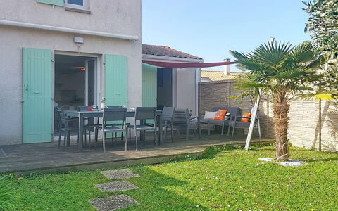 Les Alysées: Residential Area, Home, House, Chair, Outdoor Furniture, Yard, Backyard, Lawn, Shade, Garden