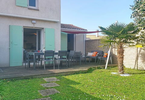 Les Alysées: Residential Area, Home, House, Chair, Outdoor Furniture, Yard, Backyard, Lawn, Shade, Garden