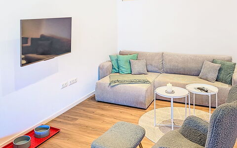 Wingst 105: Furniture, Interior Design, Floor, Flooring, Couch, Wall, Living Room, Room, Home, Wood