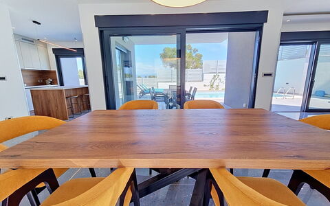 Aloa i: Furniture, Flooring, Wood, Interior Design, Floor, Table, Kitchen & Dining Room Table, Chair, Dining Room, Wood Flooring