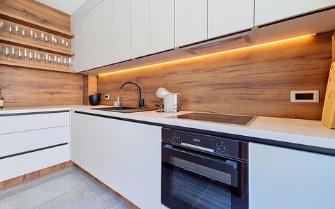 Aloa Iii: Countertop, Kitchen, Flooring, Cabinetry, Wood, Kitchen Appliance, Interior Design, Floor, Home Appliance, Major Appliance