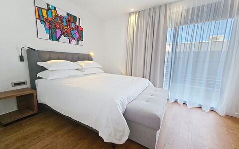 Aloa Iv: Furniture, Interior Design, Bed, Flooring, Floor, Bedroom, Wood, Bedding, Bed Sheet, Room