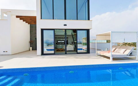 Residencial Panoramic: Swimming Pool, Shade, Resort, Design, Villa, Hotel, Eco Hotel, Daylighting, Balcony