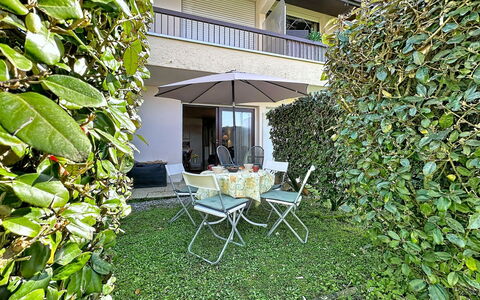 Les Dunes: Shrub, Groundcover, Garden, Shade, Hedge, Lawn, Yard, Backyard, Landscaping, Outdoor Furniture