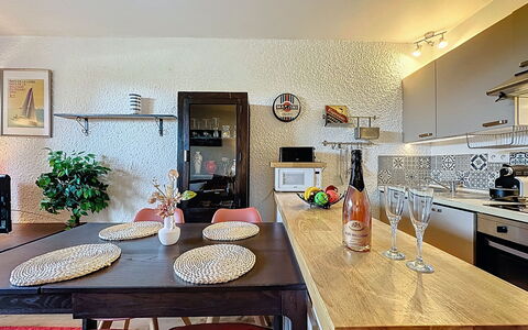 Les Dunes: Furniture, Interior Design, Kitchen, Countertop, Wall, Light Fixture, Kitchen Appliance, Flooring, Wood, Ceiling