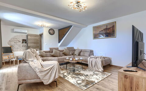 Tone i Maria: Apartment, Resort, Balcony, Hotel, Swimming Pool, Resort Town, Beach