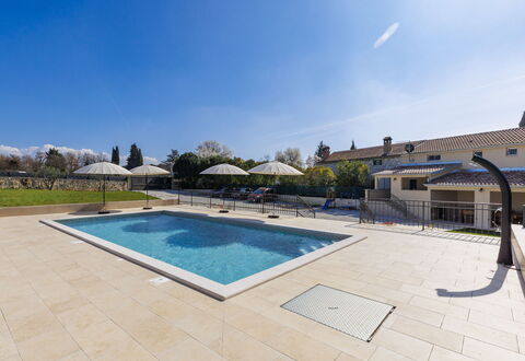 Tone i Maria: Apartment, Resort, Balcony, Hotel, Swimming Pool, Resort Town, Beach