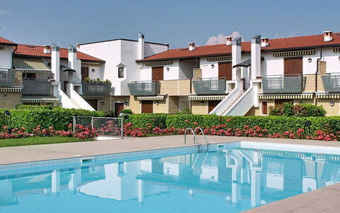 Corte Girasole: Apartment, Resort, Balcony, Hotel, Swimming Pool, Resort Town, Beach