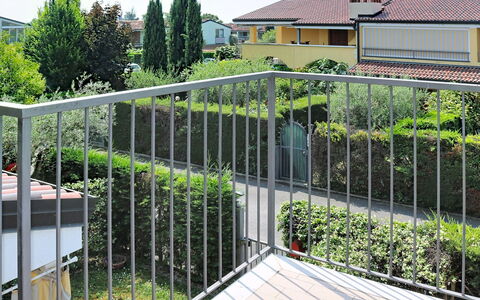 I Vigneti del Garda: Apartment, Resort, Balcony, Hotel, Swimming Pool, Resort Town, Beach