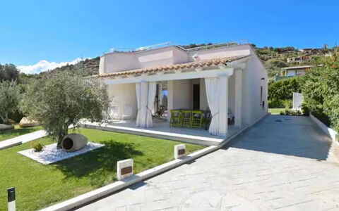 Villa Rei M&M: Apartment, Resort, Balcony, Hotel, Swimming Pool, Resort Town, Beach