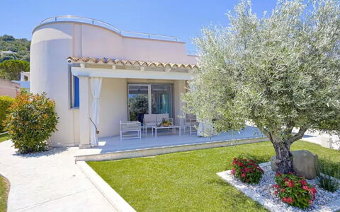 Villa Rei M&M: Apartment, Resort, Balcony, Hotel, Swimming Pool, Resort Town, Beach