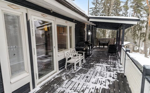 Villa Kökköharju: Wood, Winter, Deck, Freezing, Hardwood, Snow, Plank, Lumber, Daylighting, Siding