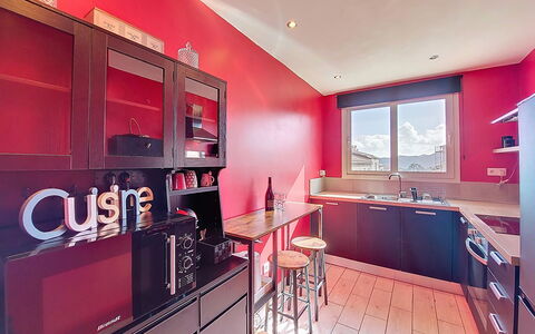 U Centru: Interior Design, Kitchen, Countertop, Major Appliance, Furniture, Ceiling, Cabinetry, Flooring, Lighting, Kitchen Appliance