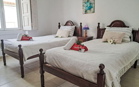 Albuquerque: Furniture, Bed, Bedroom, Bedding, Bed Sheet, Wood, Floor, Interior Design, Flooring, Linens