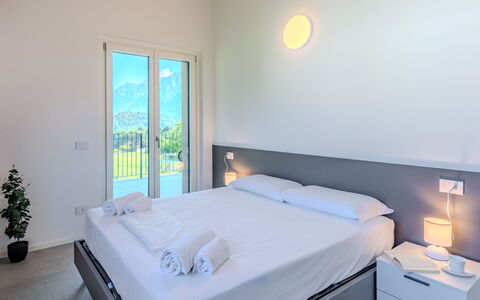 La Serena: Ceiling, Bedroom, Bed, Hotel, Bedding, Bed Frame, Resort, Villa, Pillow, Suite