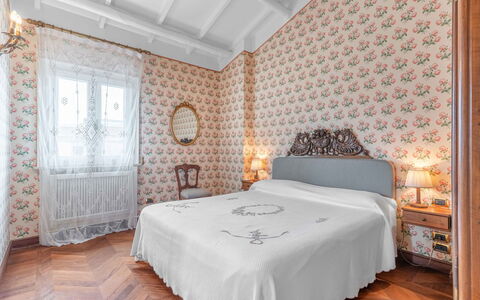 Villa Polistena: Bedroom, Interior Design, Bed Sheet, Floor, Textile, Flooring, Bed, Linens, Bedding, Room