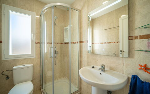 Cala Murada 102: Plumbing Fixture, Wall, Flooring, Bathroom, Sink, Floor, Interior Design, Bathroom Sink, Plumbing, Toilet