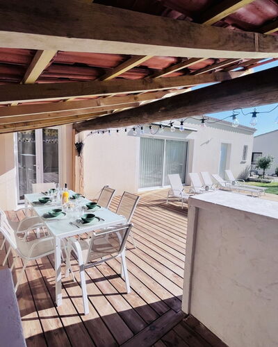Entre Luberon et Sorgue: Furniture, Wood, Floor, Outdoor Furniture, Flooring, Chair, Home, Swimming Pool, Resort, Apartment