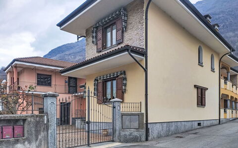 Dimora Lali: Wall, House, Architecture, Residential Area, Home, Human Settlement, Door, Balcony, Village, Mountain Village