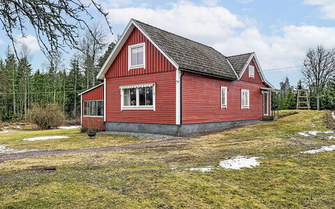 Villa Gärdet: Grass, Building, House, Wood, Home, Roof, Cottage, Architecture, Rural Area, Land Lot